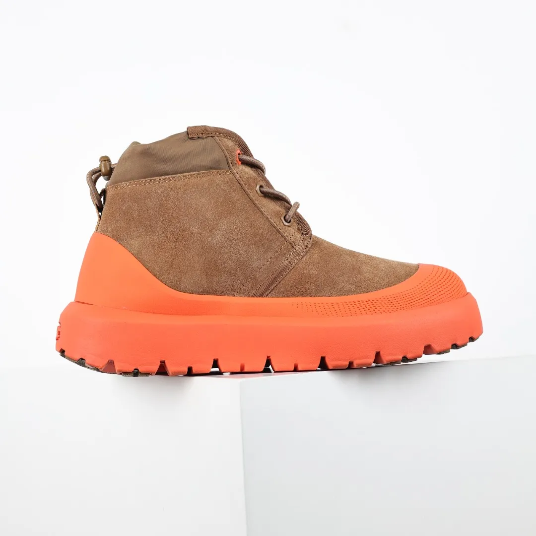 Pick up locally 💰660 Core recommendation Good price It is a very suitable choice for keeping warm in winter and at home. In the new year, uug launched a series of styles, which are partial to the preferences of young consumers and have also moved to the forefront of fashion trends. Shoe body material Water-repellent coated suede upper 17mm UGGPURE™ implantable wool insole Lightweight non-slip comfortable rubber outsole With brand LOGO trademark Comes with a full set of packaging Size: 35 36 37 38 39 40 41 42 43 44 45